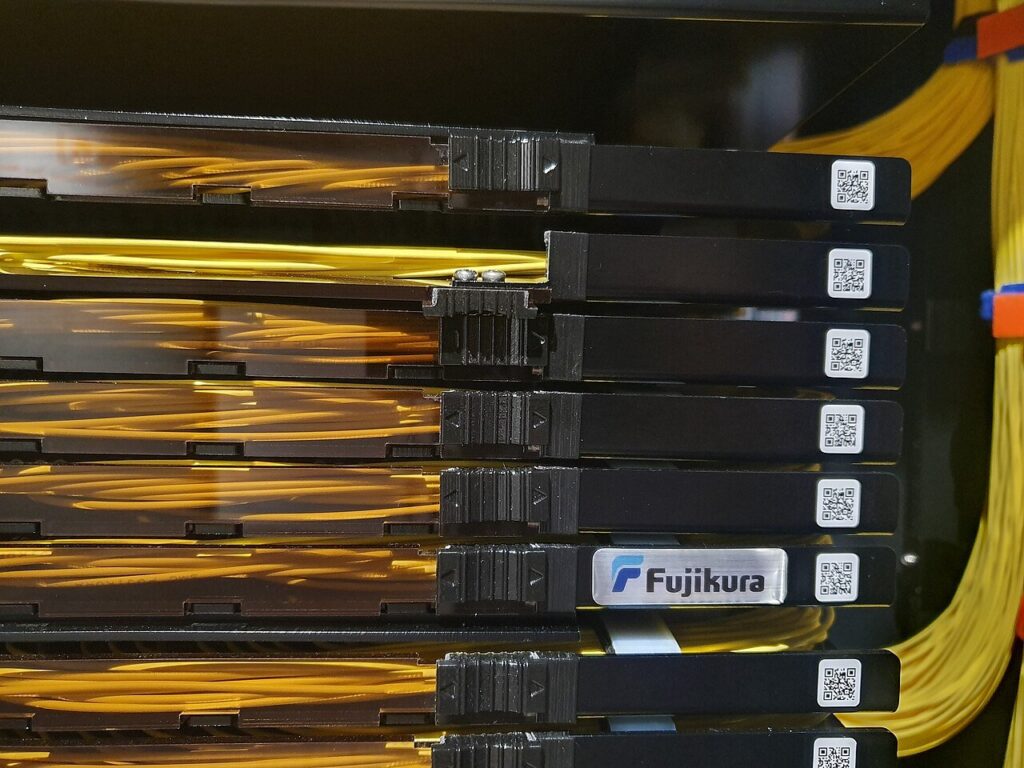 Tata Communications zbuduje w Indiach 10 tys. km sieci dla centrów AI